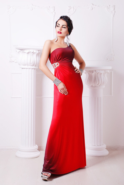 Beautiful woman in elegant dress - Foto, imagen