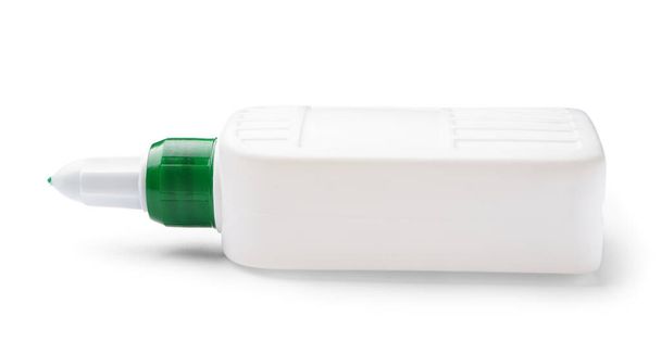 Бутылка клея изолированы на белом фоне - Фото, изображение