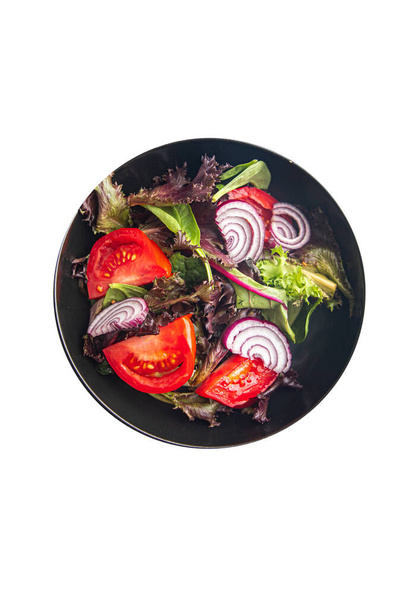 sałatka pomidorowa świeża sałata cebulowa mączka warzywna danie żywności na stole kopia przestrzeń żywności tło  - Zdjęcie, obraz