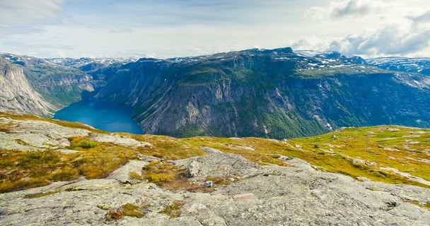 Beautiful norwegian landscape with mountains on the the way to trolltunga - 写真・画像