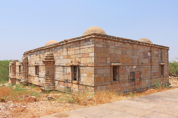 Αρχαία κτίρια στο Pavagadh αρχαιολογικό πάρκο μνημείο παγκόσμιας πολιτιστικής κληρονομιάς - Φωτογραφία, εικόνα