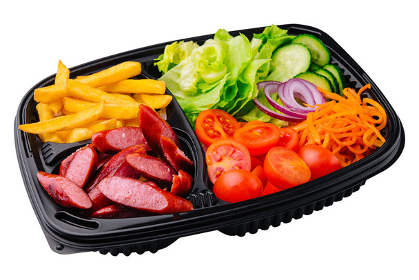 kiełbaski z grilla, frytki i warzywa - Zdjęcie, obraz