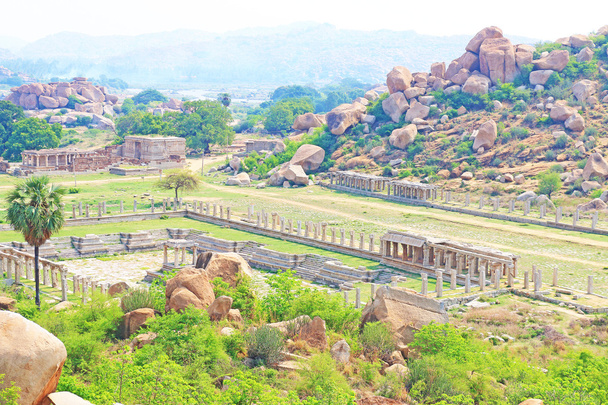 Hampi incroyable et énorme Site du patrimoine mondial de l'UNESCO Karnataka
  - Photo, image
