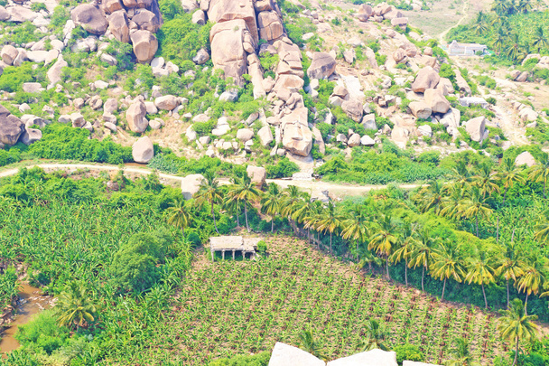 Hampi à couper le souffle et immense site du patrimoine mondial de l'UNESCO Karnatak
 - Photo, image