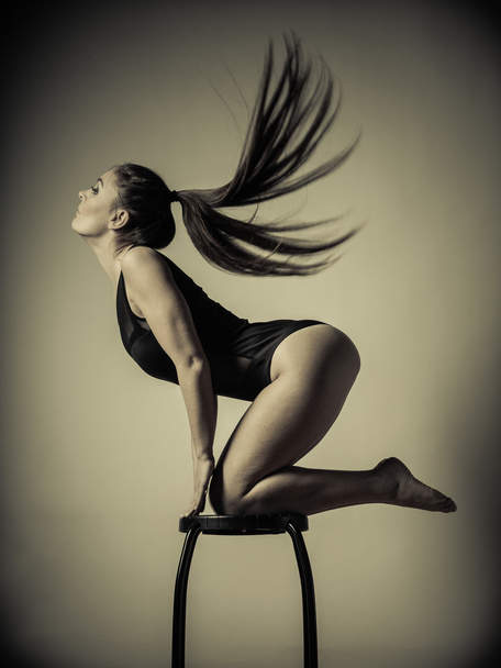 Atletic woman posing - Foto, Bild