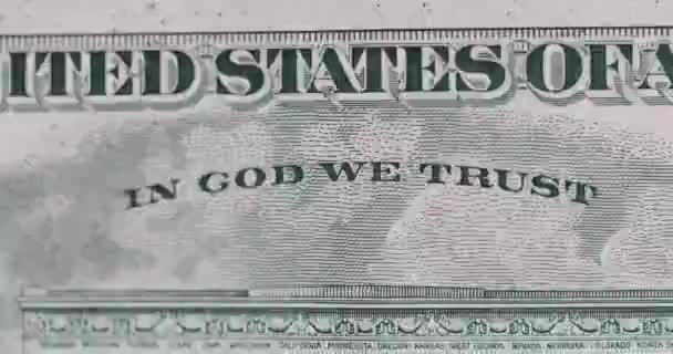 Bankbiljetten van dollars en euro 's van verschillende denominaties close-up. snelle geld achtergrond - Video