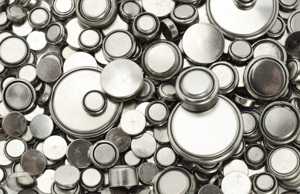 Batteries au lithium de différentes tailles
 - Photo, image