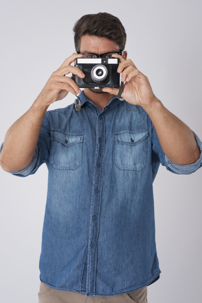 Hombre con cámara vintage
 - Foto, Imagen