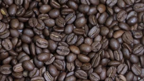 Vers geroosterde aromatische koffiebonen roteren - Video