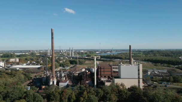 Venator Germany GmbH jest producentem chemikaliów koncentrujących się na pigmentach z dwutlenku tytanu, środkach konserwacji drewna i chemikaliach wodnych. Firma z siedzibą w Duisburgu zatrudnia około 962 pracowników.. - Materiał filmowy, wideo