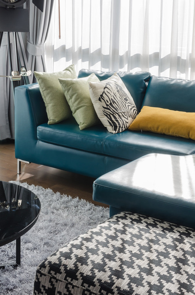 green sofa in modern living room  - Foto, Bild