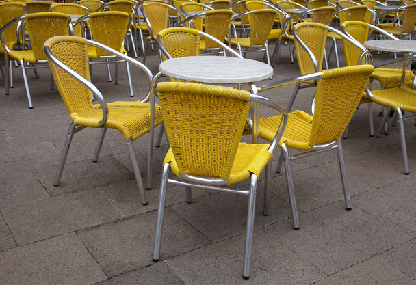 столи та стільці
 - Фото, зображення