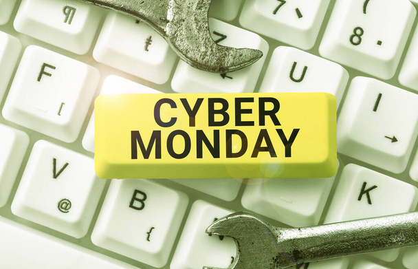 Inspiración mostrando signo Cyber Monday, Internet Concept un día donde los sitios web de comercio electrónico ofrecen una oferta especial para los compradores - Foto, imagen