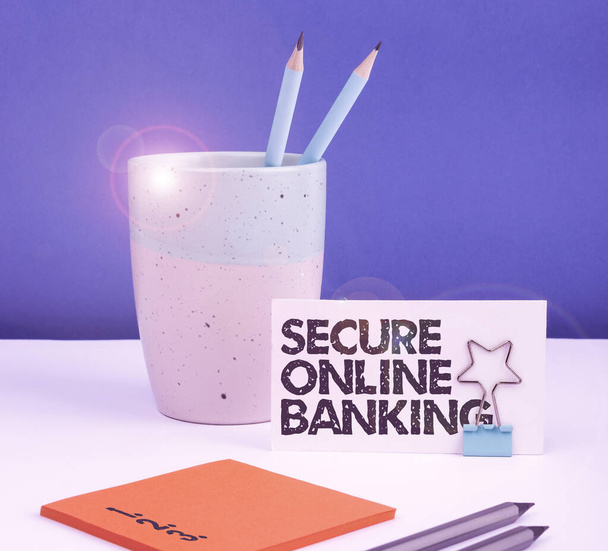 Texto de caligrafia Secure Online Banking, ideia de negócio proteger banco digital para transações com a internet - Foto, Imagem