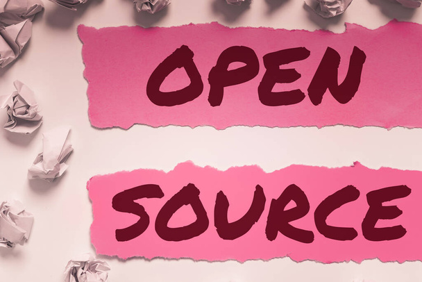 Señal de escritura a mano Open Source, Word for contiene el código fuente que se puede modificar y mejorar - Foto, Imagen