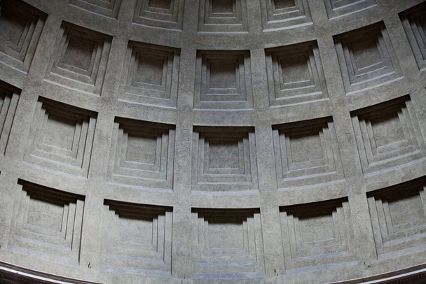 Vue intérieure du dôme du Panthéon à Rome, Italie
.  - Photo, image