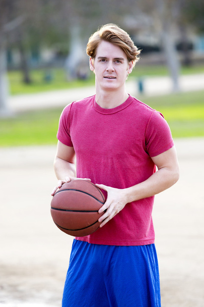 young man with basketball - Foto, Imagem