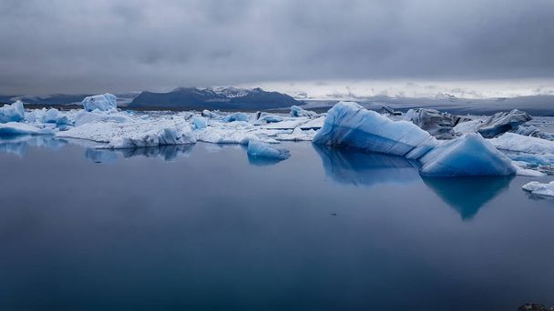 Travel to Iceland. Beautiful cold landscape. Jokulsarlon glacier lagoon. - Фото, зображення