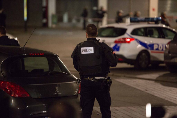  aggressioni polizia a Saint Denis, Francia - Foto, immagini