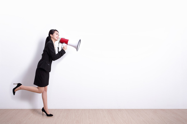 Business woman screaming - Photo, Image