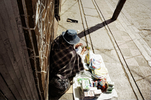 Pouliční prodejce v La Paz, Bolívie - Fotografie, Obrázek