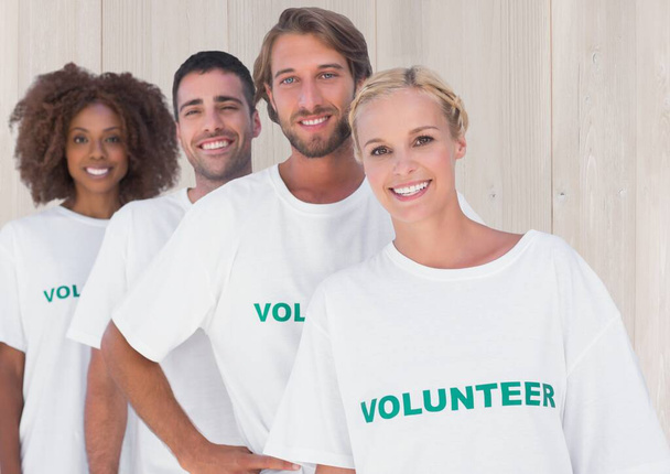 Ομάδα εθελοντών στη σειρά - Φωτογραφία, εικόνα