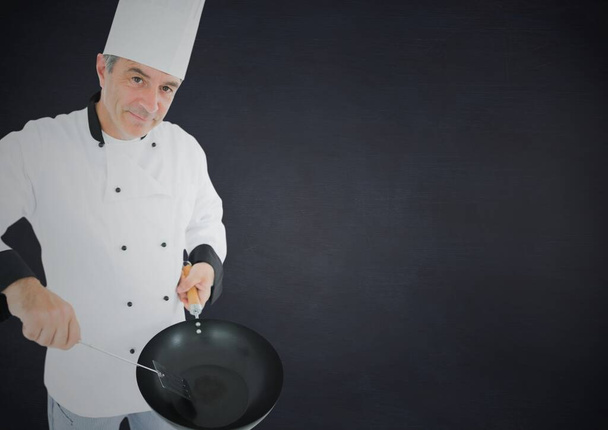 Portret van chef met koekenpan  - Foto, afbeelding