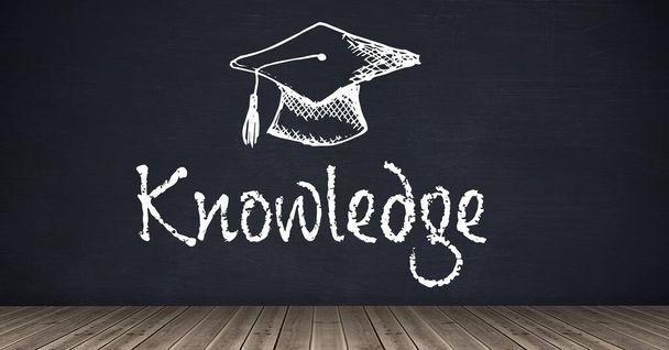 Κείμενο γνώσεων και καπέλο αποφοίτησης στον πίνακα - Φωτογραφία, εικόνα