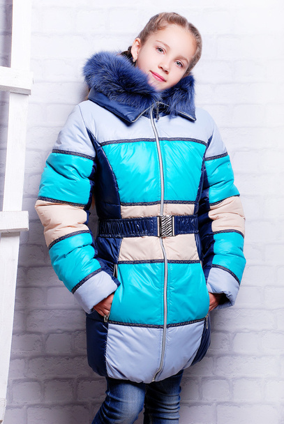Little girl in winter coat - Foto, immagini