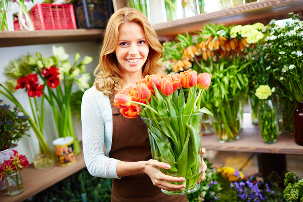 Florist mit Tulpen - Foto, Bild