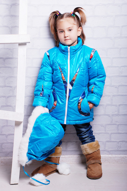 Little girl in winter coat - Фото, зображення