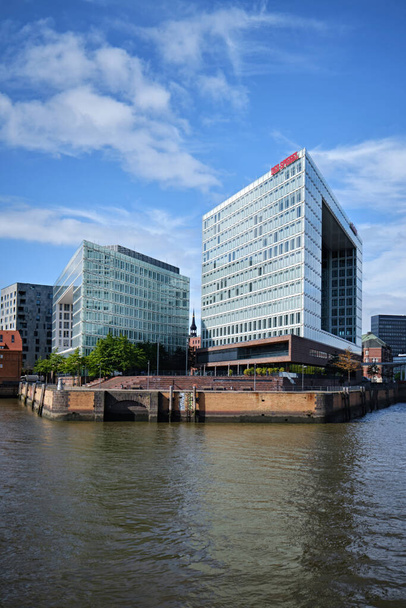 Hamburgo, Alemania - Sept 2022: Sede de Der Spiegel en Ericusspitze, HafenCity, diseñado por Henning Larsen - Foto, imagen