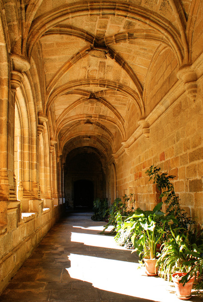 サン ベニート修道院の回廊 - 写真・画像