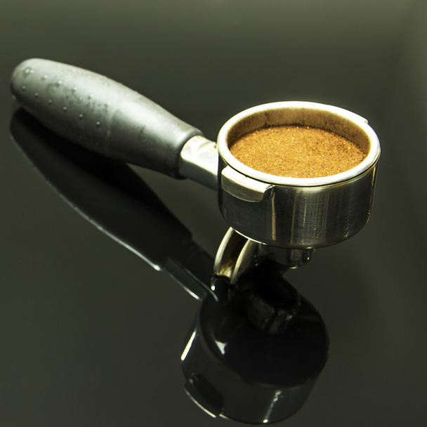 Καφέ ζυθοποιίας συσκευή με πρώτες ύλες - Φωτογραφία, εικόνα