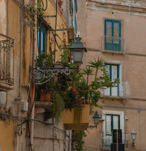 Fragment of a house in Trapani, Sicily. - Фото, изображение