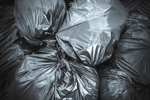 bolsas de basura negro, concepto ecológico  - Foto, imagen