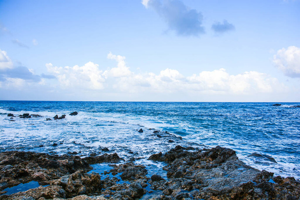海とクレタ島の波は - 写真・画像