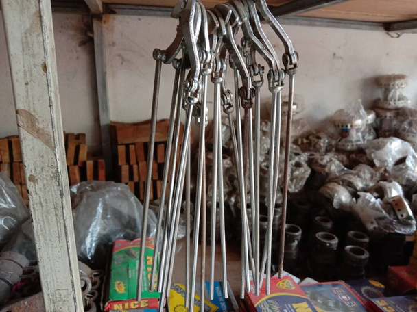 vasból készült lánc készlet az üzletben - Fotó, kép