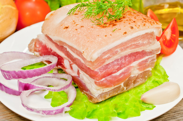 Uzená slanina na talíř se zeleninou  - Fotografie, Obrázek