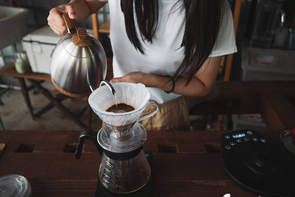 "barista dripping coffee and slow coffee bar style" - Foto, Imagem
