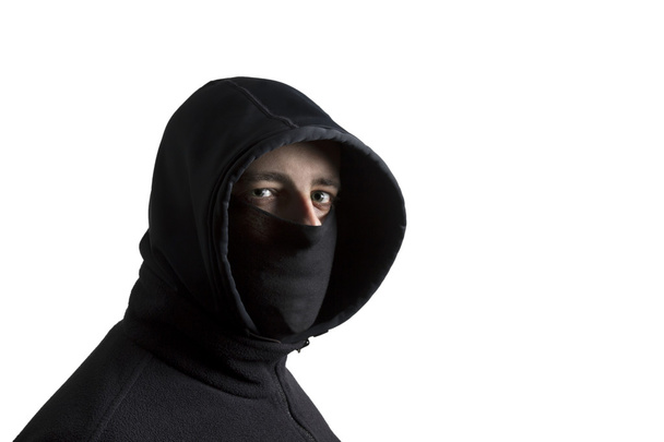schwarz gekleideter Mann mit Kapuze - Foto, Bild