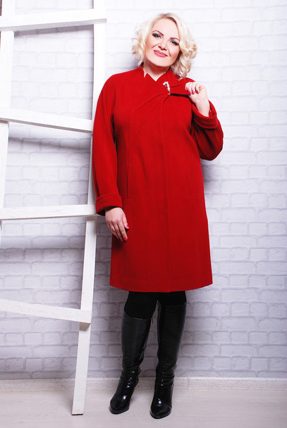 Woman in stylish coat - Valokuva, kuva