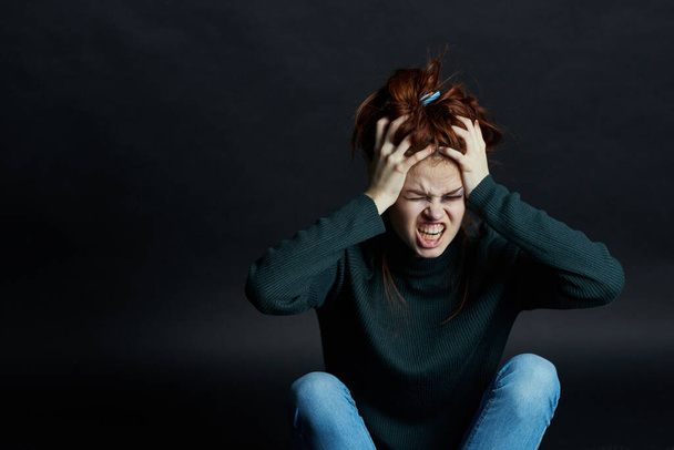 "mulheres emocionais com abuso de olhos negros depressão descontentamento" - Foto, Imagem