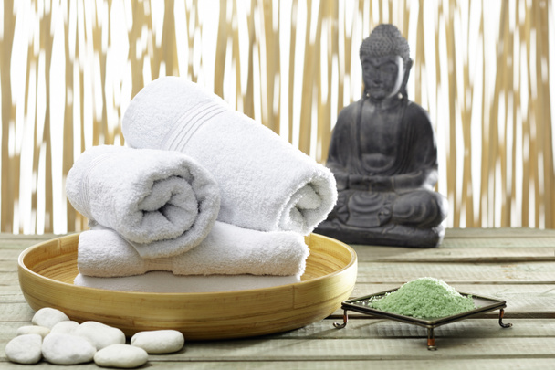Bhuddha, toalhas, sais de banho
 - Foto, Imagem