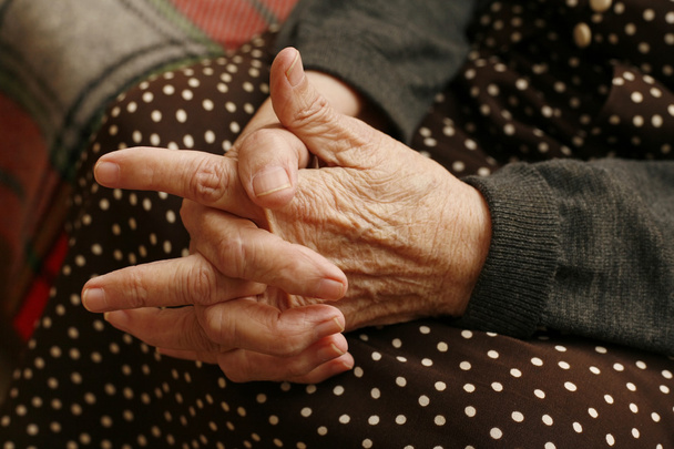 ręce starsza kobieta - Zdjęcie, obraz