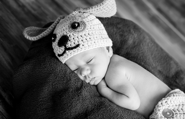 Niedliches Neugeborenes schläft - Foto, Bild