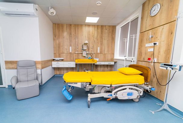Modern emergency recovery room. Sterile comfortable ward. - Фото, изображение