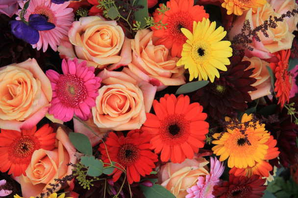 Un colorido arreglo floral de cerca - Foto, imagen