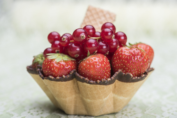 Erdbeere und Granatapfel - Foto, Bild