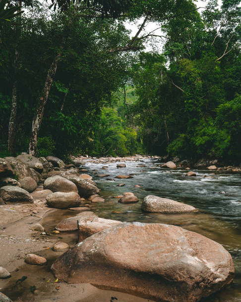 River flowing from upstream at Sungai Kampar, Gopeng, Perak. - Фото, изображение